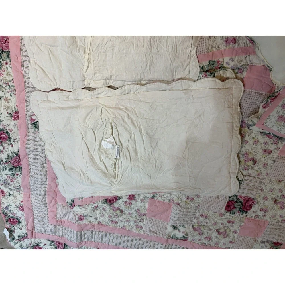 VTG Shabby Chic Cottage Core Quilt 7 Pcs Scallop Floral Patchwork 79x79